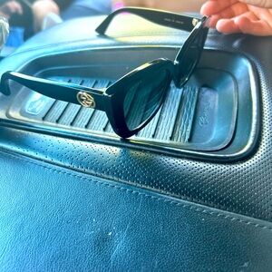 Women’s GUCCI sunglasses